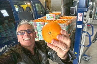 Orangenverkauf für die CVJM-Arbeit